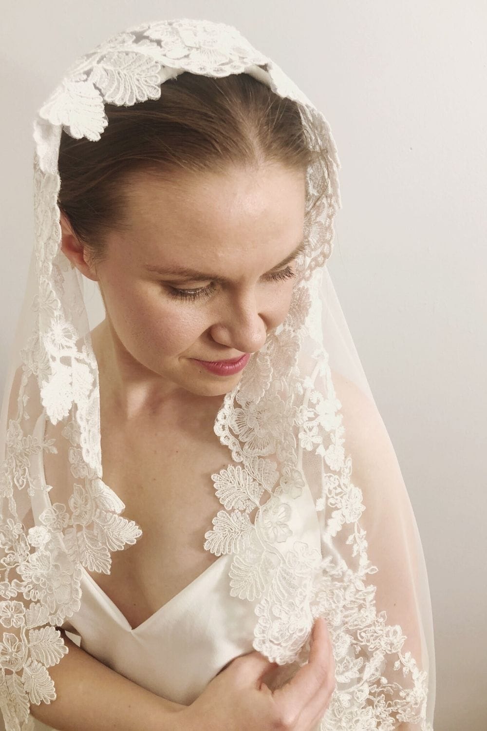 mantilla style veil
